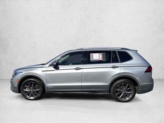 Used 2024 Volkswagen Tiguan SE w/ Panoramic Sunroof Package FWD image 8