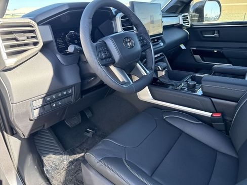 Used 2026 Toyota Tundra Limited AWD/4WD image 16