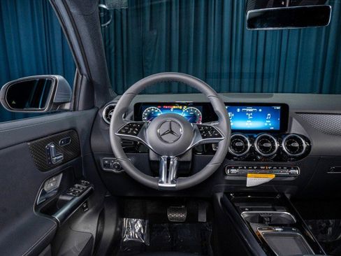 New 2026 Mercedes-Benz GLA 250 image 14
