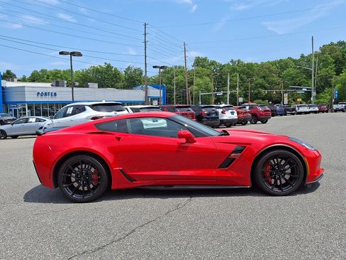 Used 2019 Chevrolet Corvette Grand Sport w/ Carbon Flash Badge Package RWD image 7