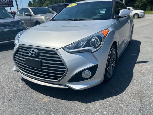 Used 2016 Hyundai Veloster Turbo image 3