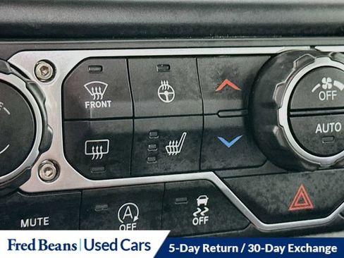 Used 2022 Jeep Gladiator Overland w/ Popular Equipment Package AWD/4WD image 27