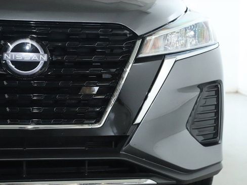 Certified 2024 Nissan Kicks SV image 9