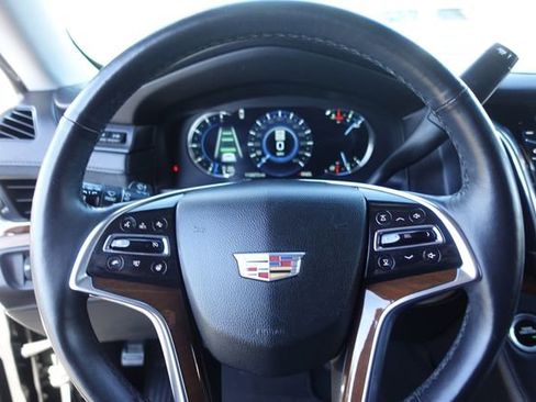 Used 2018 Cadillac Escalade Luxury image 13