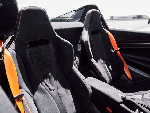 Used 2025 McLaren 750S Spider RWD image 42