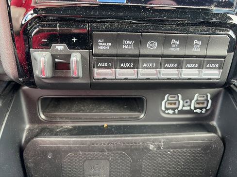 Used 2024 RAM 2500 Laramie w/ Sport Appearance Package image 21