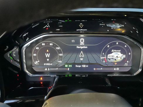 Used 2025 GMC Sierra 1500 Elevation w/ Preferred Package image 32