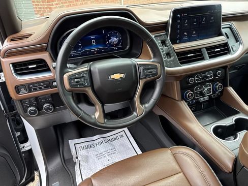 Used 2023 Chevrolet Suburban High Country AWD/4WD image 22