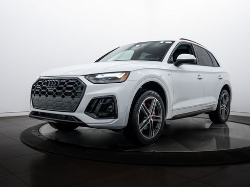 Certified 2024 Audi Q5 e Premium Plus image 4