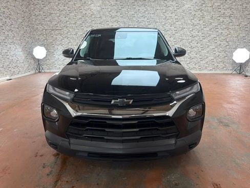 Used 2021 Chevrolet TrailBlazer LS FWD image 2