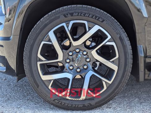 Used 2024 Chevrolet Silverado EV RST AWD/4WD image 16