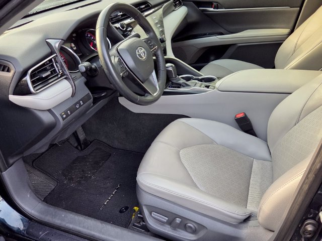 Used 2020 Toyota Camry XSE FWD image 8