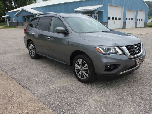 Used 2018 Nissan Pathfinder SV w/ SV Tech Package AWD/4WD image 3