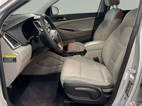 Used 2018 Hyundai Tucson SE image 28