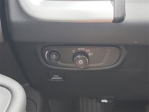 Certified 2024 GMC Terrain SLE image 32