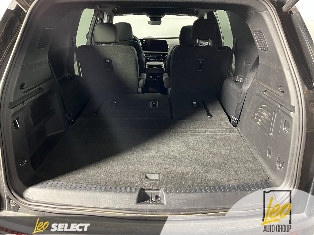 Used 2026 Chevrolet Traverse LT w/ Driver Confidence Package FWD image 12