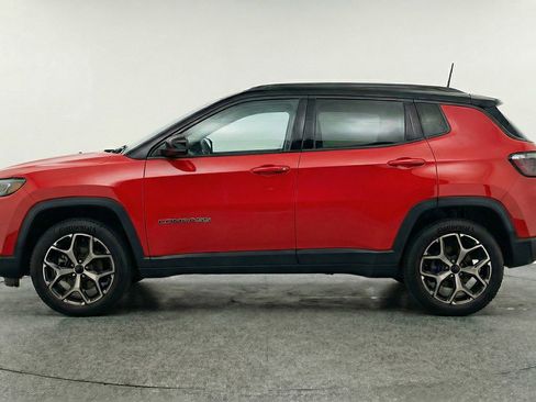 Used 2025 Jeep Compass Limited image 5
