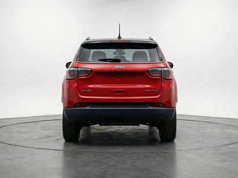 Used 2025 Jeep Compass Limited image 7