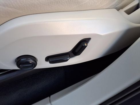 Used 2022 Volvo XC90 T6 Momentum w/ Advanced Package image 15