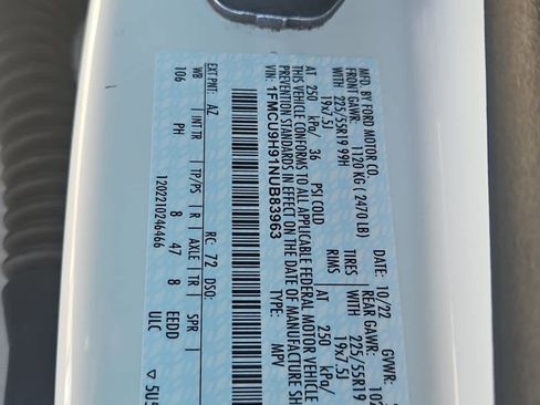 Certified 2022 Ford Escape SEL w/ SEL Stealth AWD Package image 21