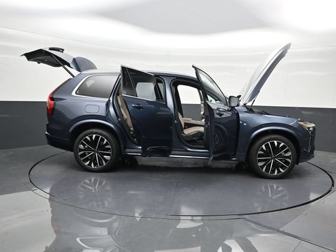 Used 2026 Volvo XC90 B6 Plus w/ Protection Package Premier AWD/4WD image 30