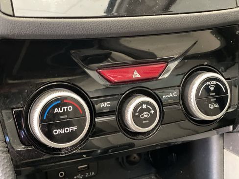 Used 2020 Subaru Forester Premium image 20