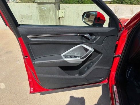 Used 2024 Audi Q3 2.0T Premium image 10