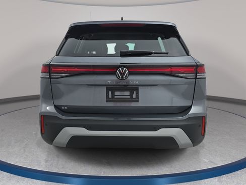 New 2026 Volkswagen Tiguan SE FWD image 6