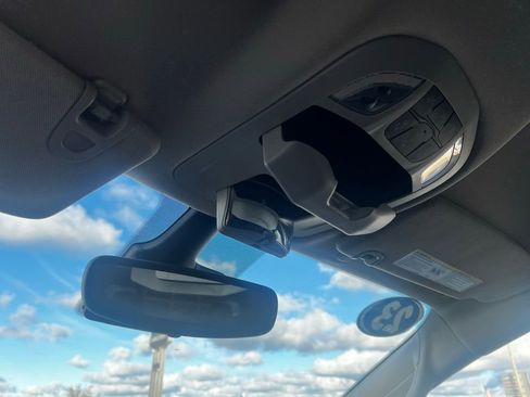 Used 2023 Chrysler Pacifica Touring-L FWD image 40