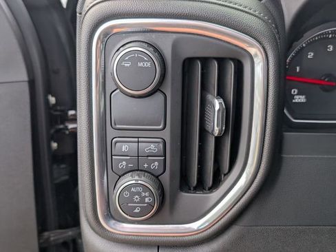 Used 2022 Chevrolet Silverado 2500 LTZ w/ LTZ Convenience Package image 38