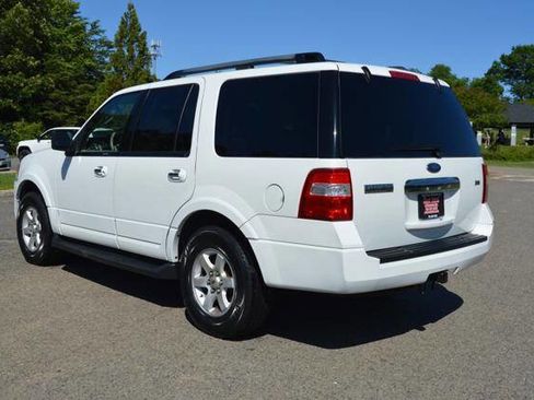 Used 2010 Ford Expedition XLT AWD/4WD image 6