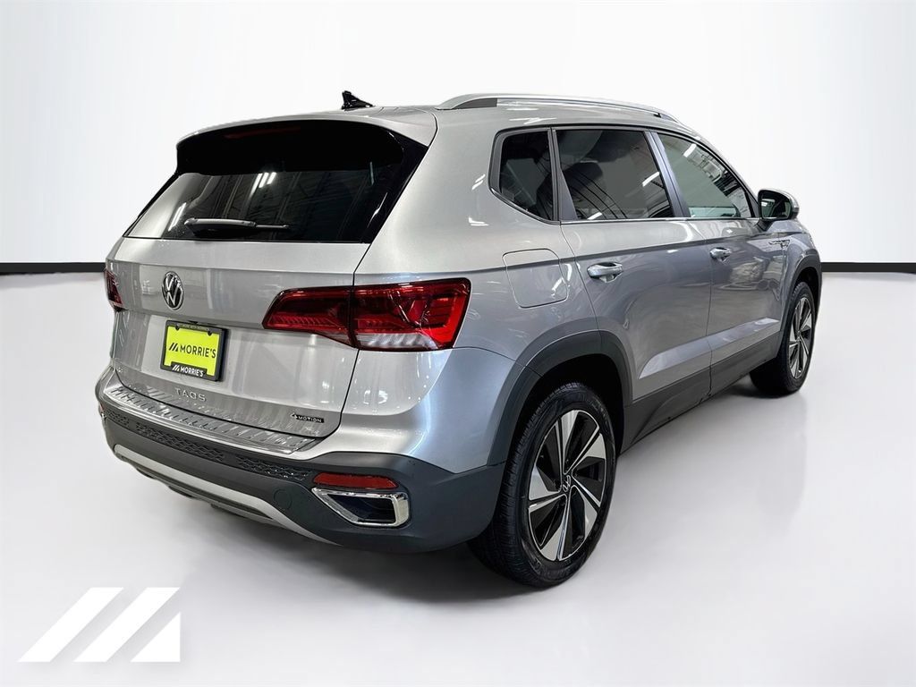 Used 2024 Volkswagen Taos SE AWD/4WD image 4