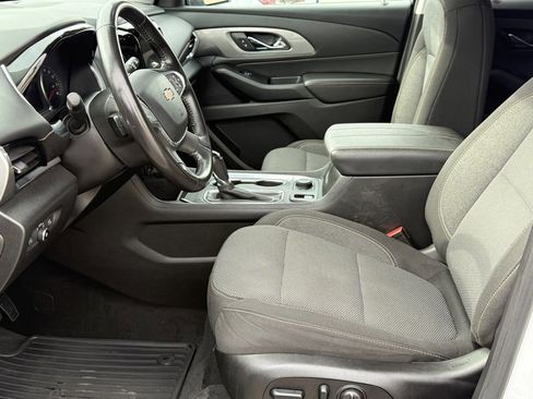 Used 2019 Chevrolet Traverse LT image 19