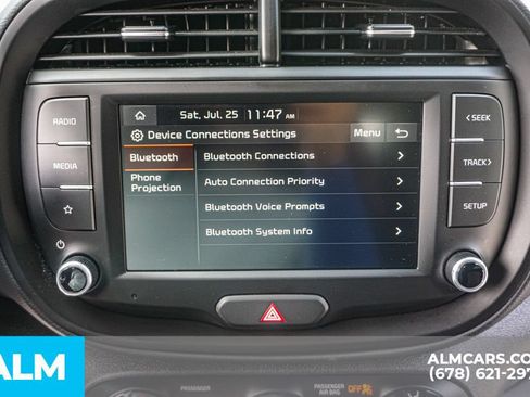 Used 2025 Kia Soul LX w/ LX Technology Package FWD image 36