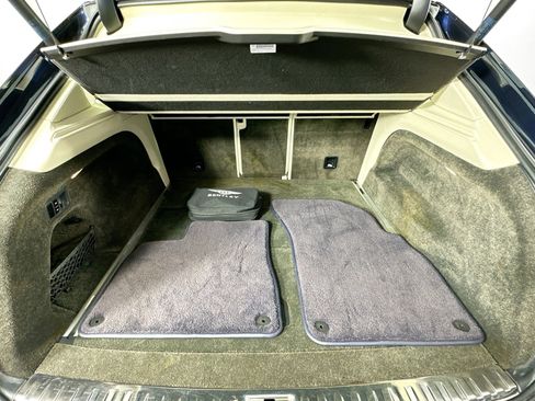 Used 2019 Bentley Bentayga image 26