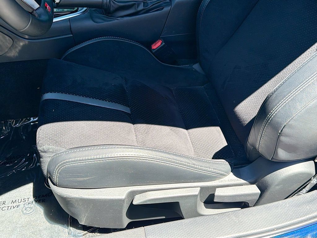 Used 2025 Toyota GR86 Premium w/ ALL Weather Mat Package (TMS) RWD image 18