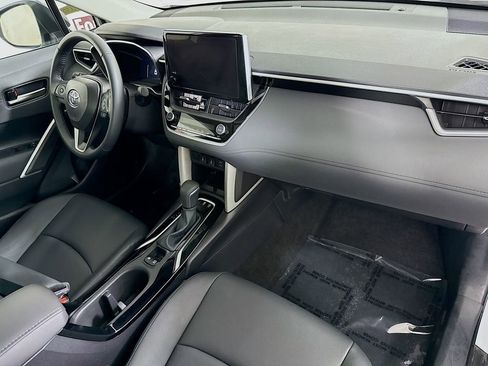 Certified 2025 Toyota Corolla Cross XLE w/ Convenience Package AWD/4WD image 32