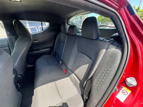 Used 2018 Toyota C-HR XLE FWD image 22