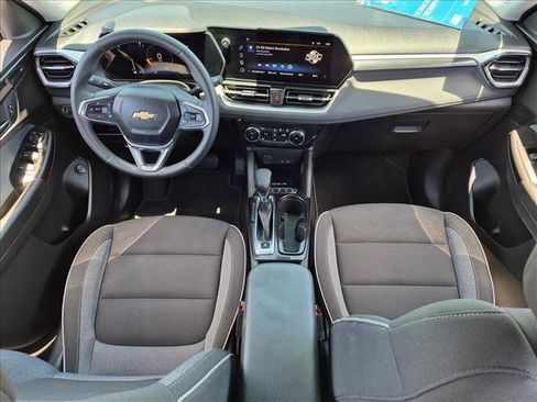 Used 2024 Chevrolet TrailBlazer LT w/ Convenience Package FWD image 15