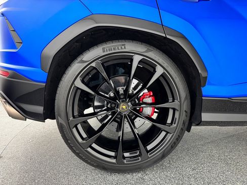 Used 2022 Lamborghini Urus image 35