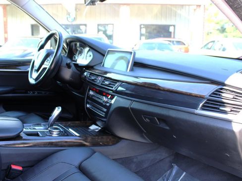 Used 2015 BMW X5 xDrive35d image 17