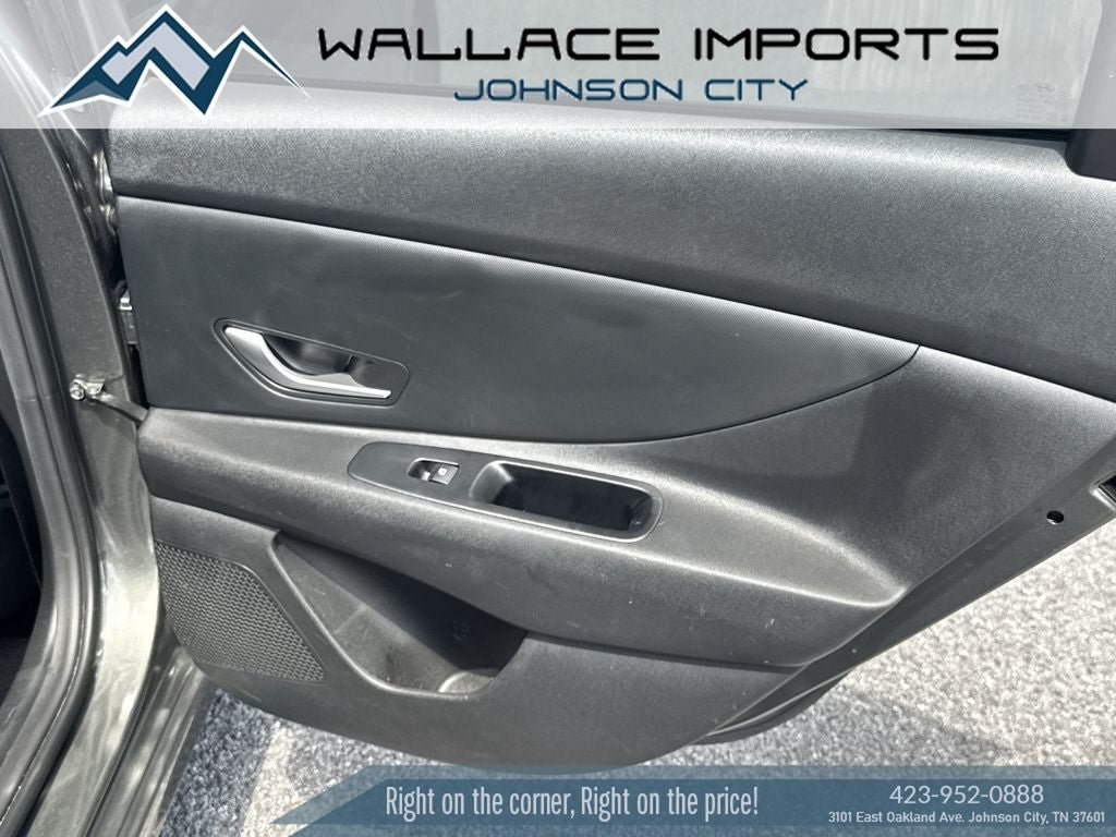 Used 2024 Hyundai Elantra SE FWD image 35