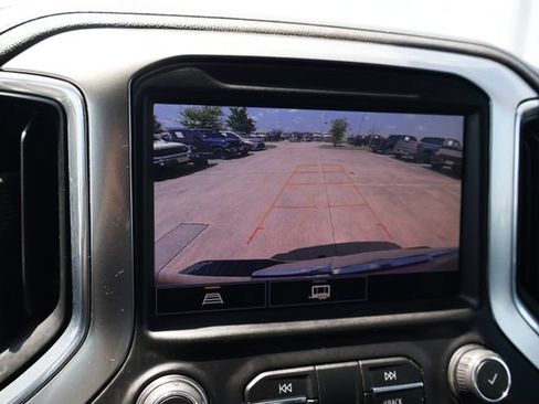 Used 2021 Chevrolet Silverado 1500 LT w/ Z71 Off-Road Package AWD/4WD image 17