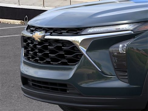 New 2026 Chevrolet Trax LS w/ LS Convenience Package FWD image 13