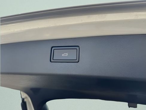 New 2026 Volkswagen Tiguan SE R-Line AWD/4WD image 25
