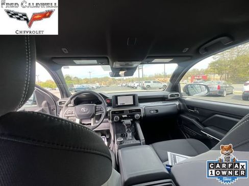 Used 2025 Toyota Tacoma TRD Off-Road AWD/4WD image 19