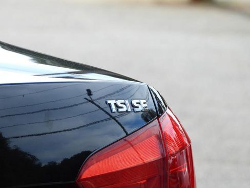 Used 2014 Volkswagen Passat 1.8T SE image 7