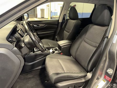 Used 2019 Nissan Rogue SV w/ Sun & Sound Touring Package image 15