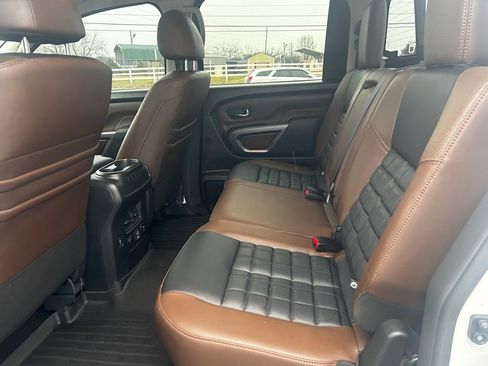 Used 2019 Nissan Titan Platinum Reserve image 11