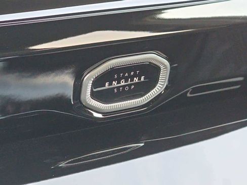 New 2026 Jeep Grand Cherokee Altitude AWD/4WD image 39